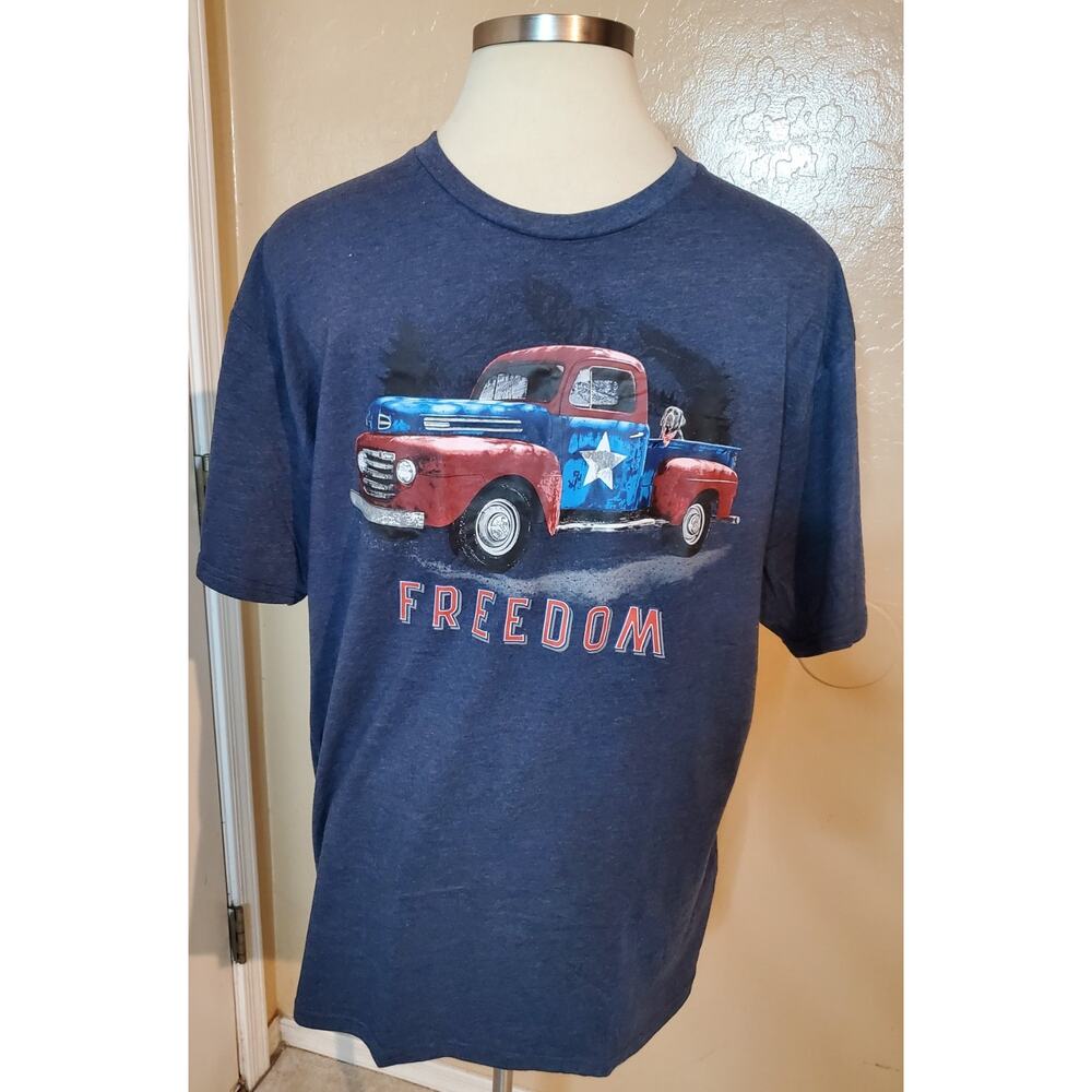 Freedom Men's T-Shirt Celebrate Patriotic Sz XL Blue Antique Truck Black Lab